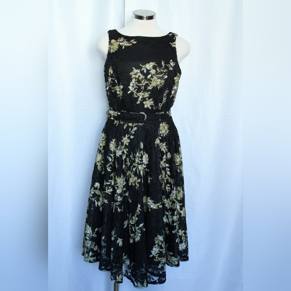 Gabby Skye Dresses & Skirts - Gabby Skye Black Yellow Lace Fit & Flare Dress Size 8